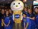 Scoopie poses with Harnew Staff
